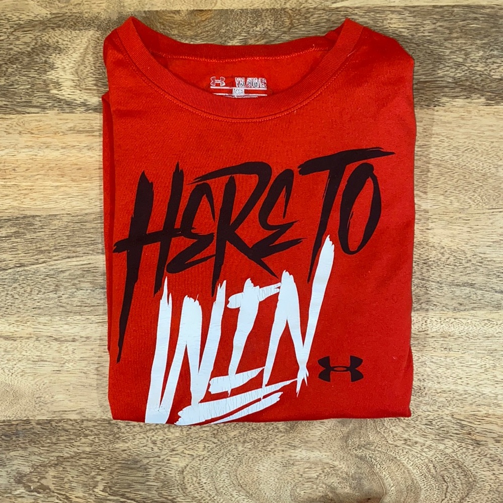 YXL Under Armour T-shirt